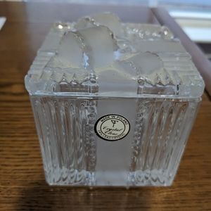 Crystal trinket box